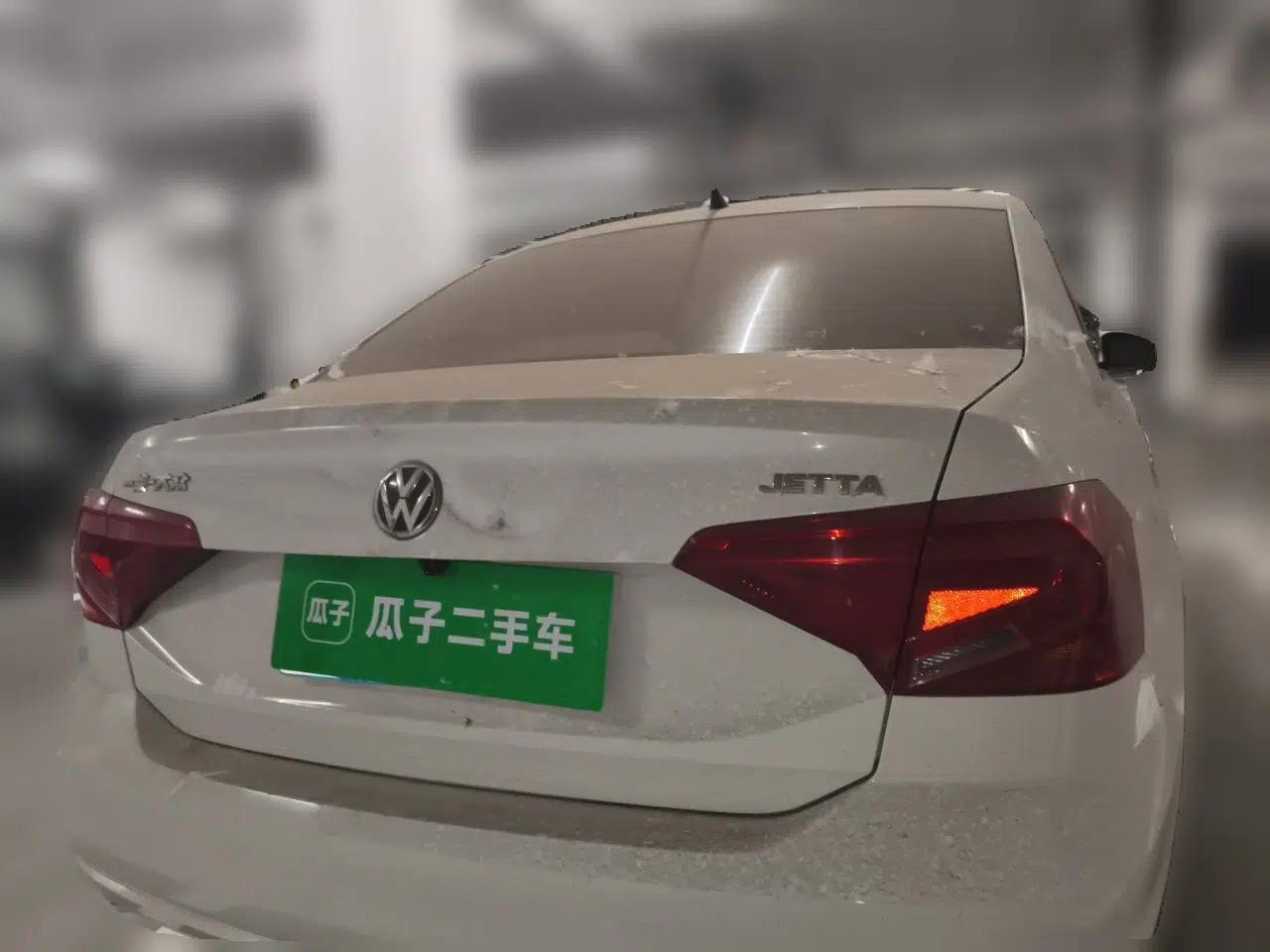 Volkswagen Jetta 2017 1.4L Manual Fashion Edition — миниатюра 5