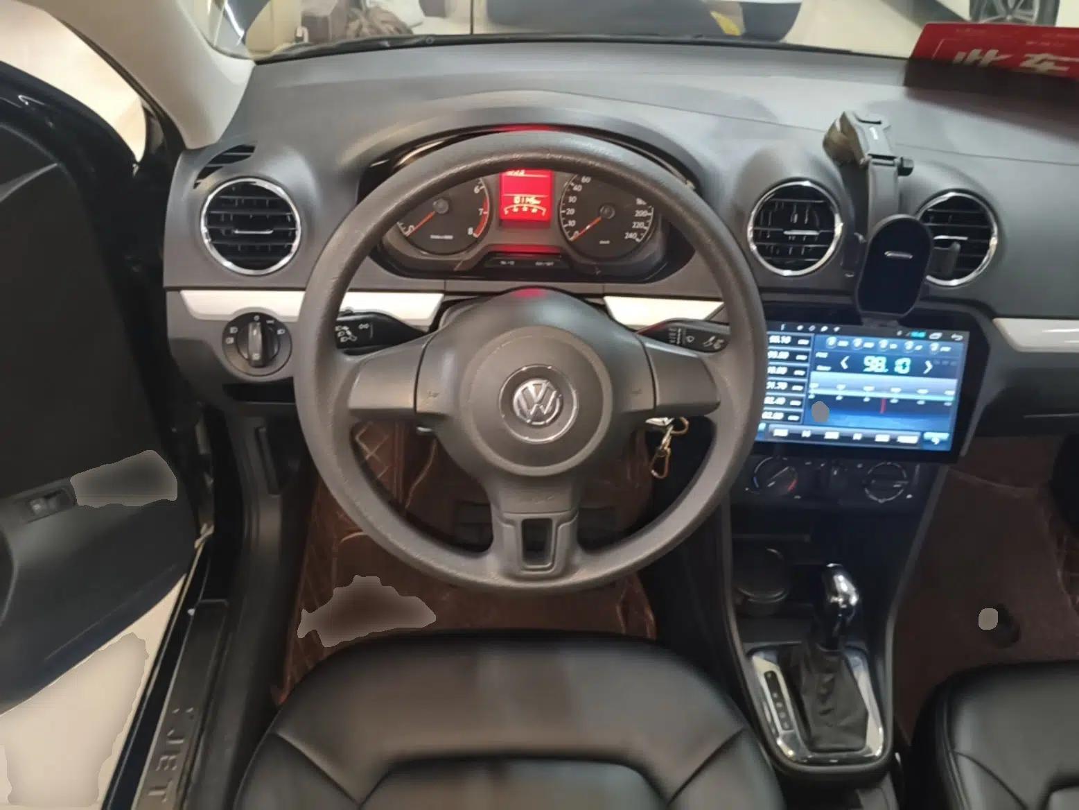 Volkswagen Jetta 2015 1.6L Automatic Comfort Model — миниатюра 13