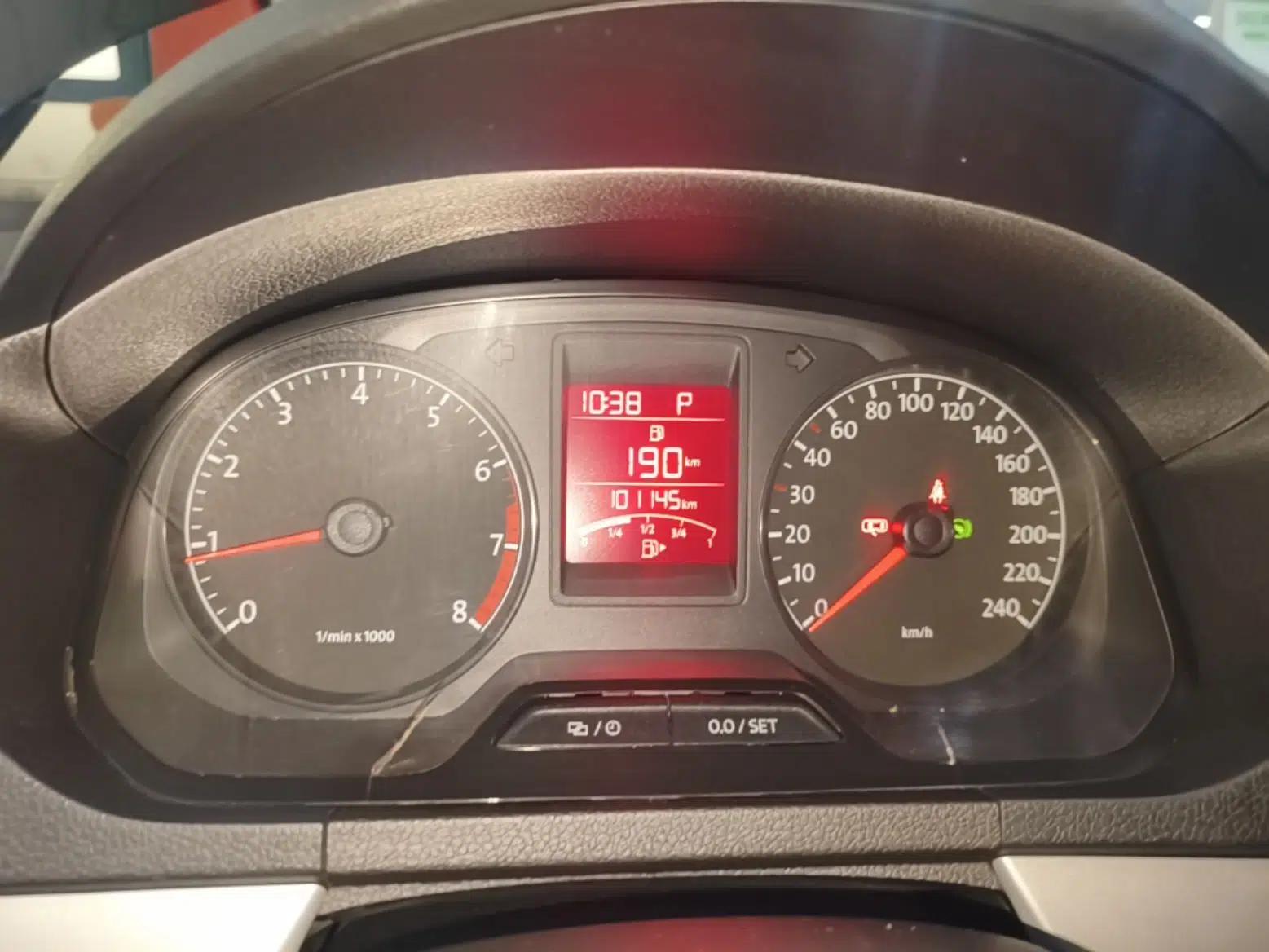 Volkswagen Jetta 2015 1.6L Automatic Comfort Model — миниатюра 14
