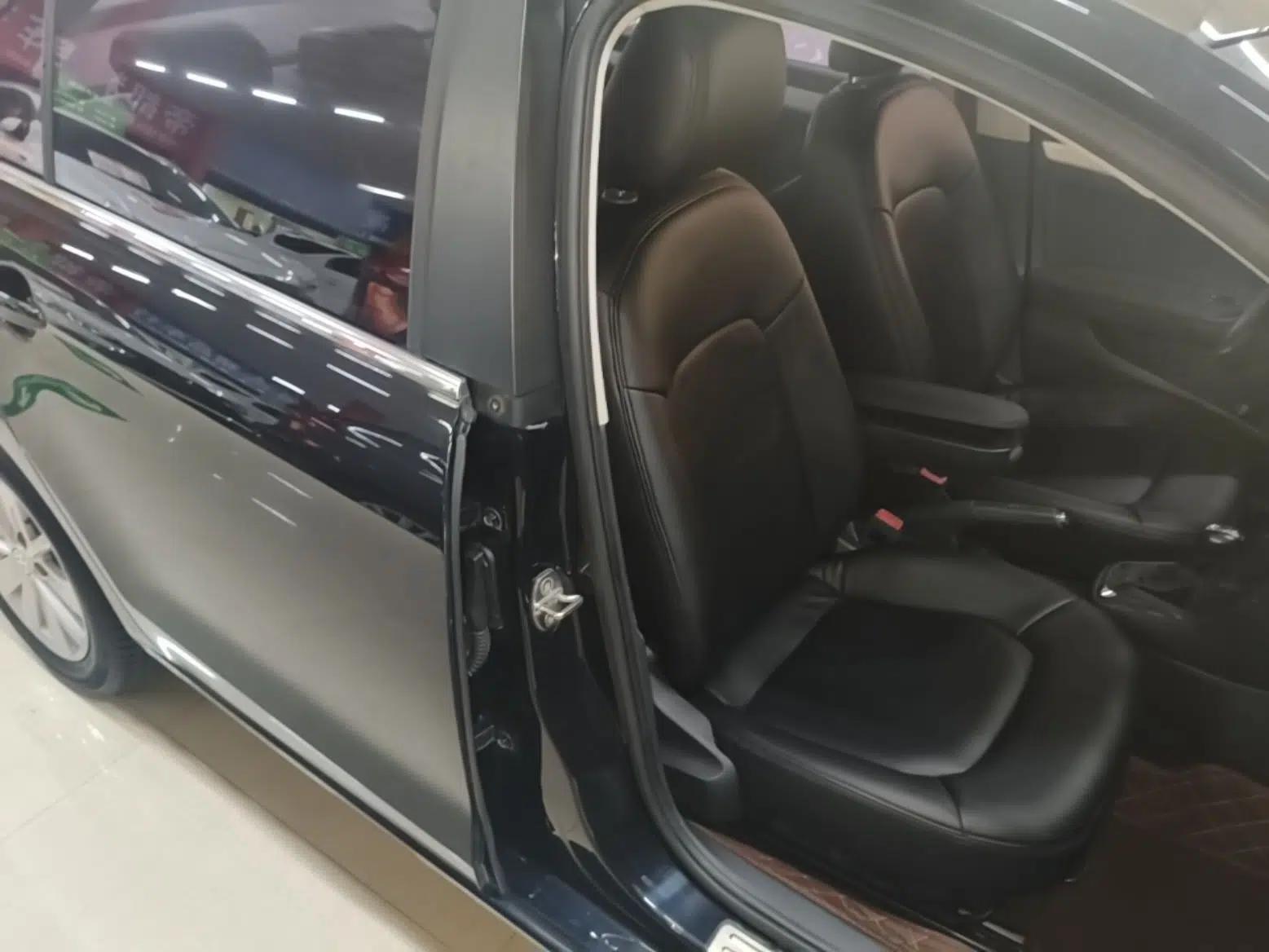 Volkswagen Jetta 2015 1.6L Automatic Comfort Model — миниатюра 19