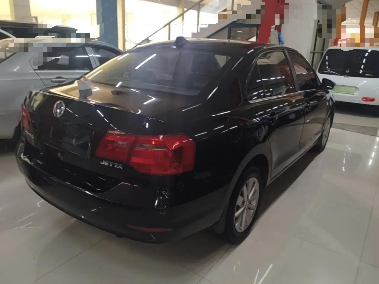 Volkswagen Jetta 2015 1.6L Automatic Comfort Model — миниатюра 6
