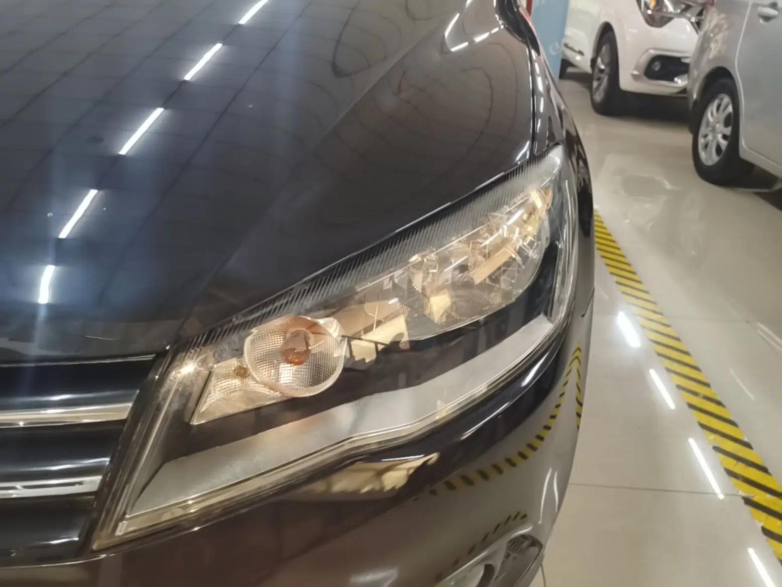 Volkswagen Jetta 2015 1.6L Automatic Comfort Model — миниатюра 8