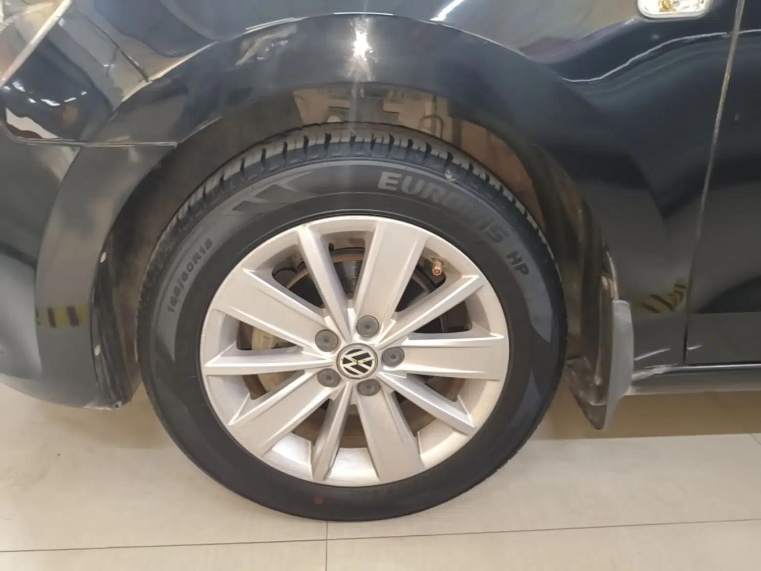 Volkswagen Jetta 2015 1.6L Automatic Comfort Model — миниатюра 10