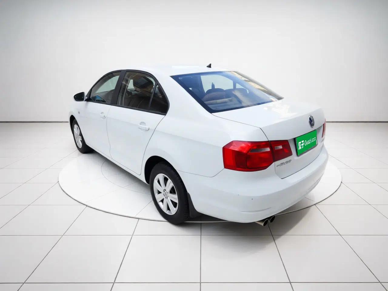 Volkswagen Jetta 2015 Value Edition 1.6L Automatic Fashion Version — миниатюра 4