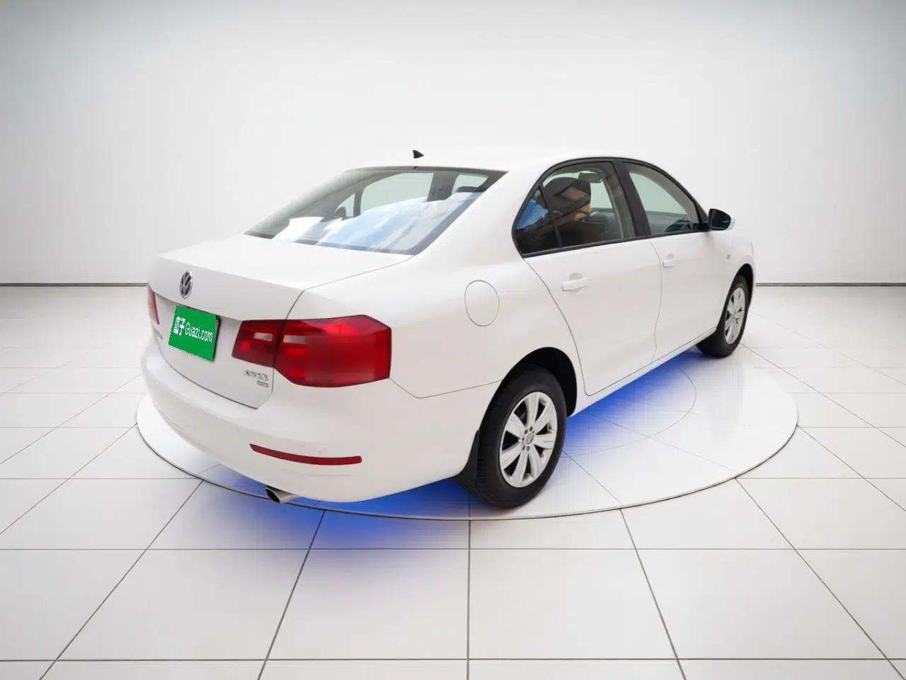 Volkswagen Jetta 2015 Value Edition 1.6L Automatic Fashion Version — миниатюра 6