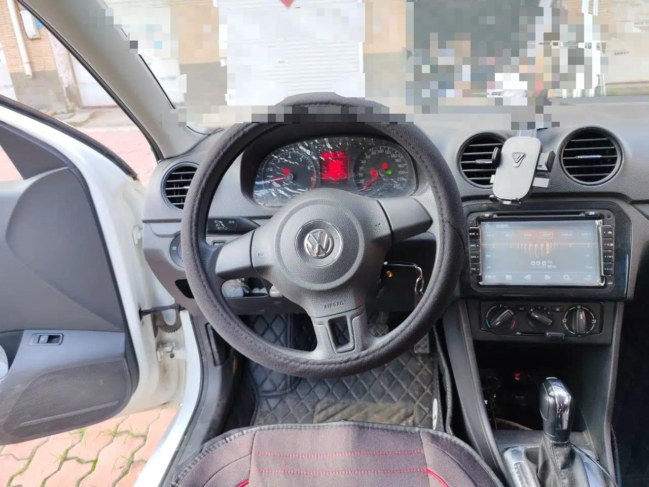 Volkswagen Jetta 2015 Value Edition 1.6L Automatic Fashion Version — миниатюра 9