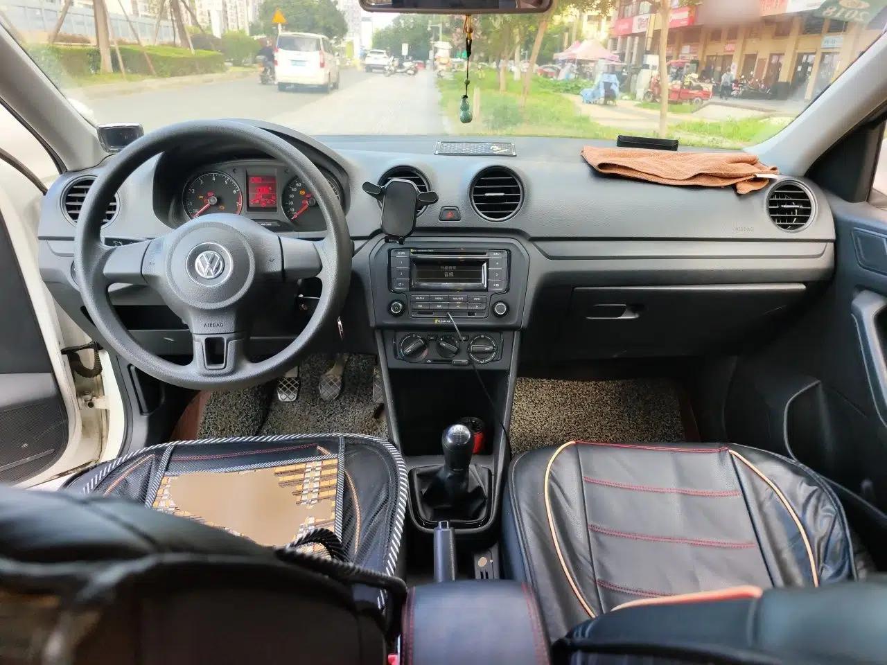 Volkswagen Jetta 2015 Zhuihui Edition 1.4L Manual Fashion Model — миниатюра 6