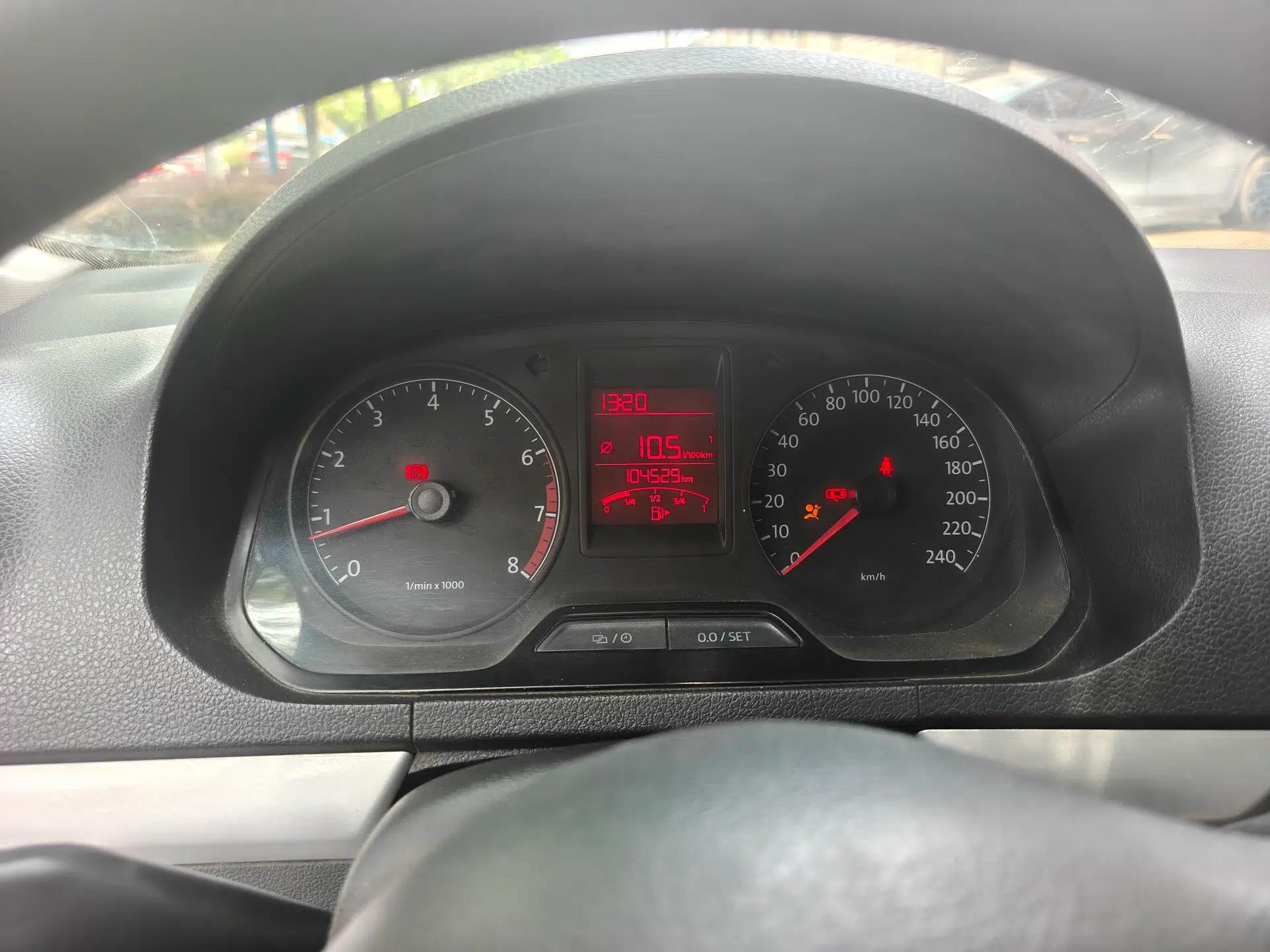 Volkswagen Jetta 2015 1.4L Manual Comfort Model — миниатюра 12