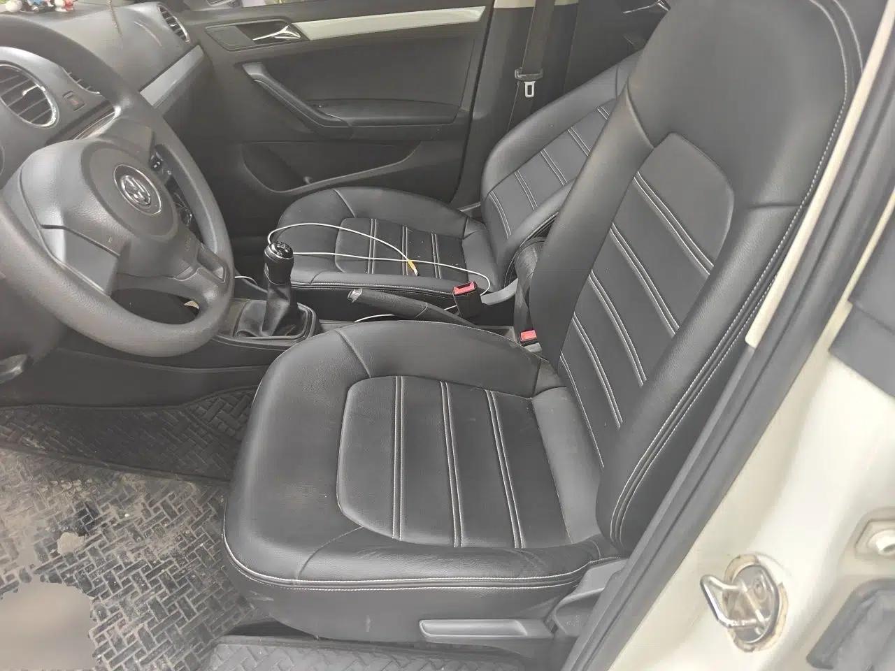Volkswagen Jetta 2015 1.4L Manual Comfort Model — миниатюра 15