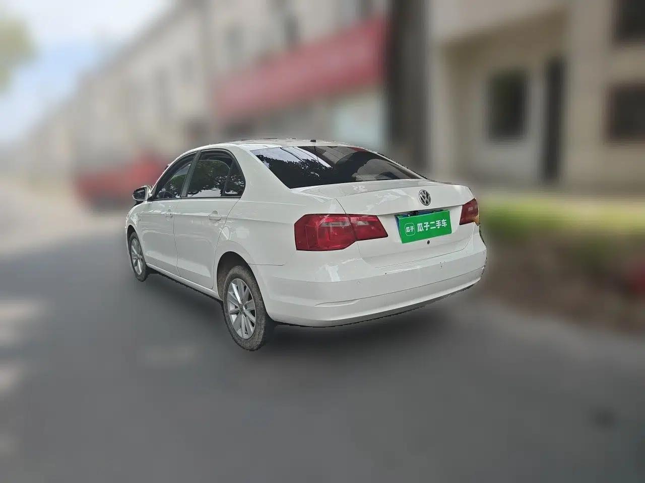 Volkswagen Jetta 2015 1.4L Manual Comfort Model — миниатюра 4
