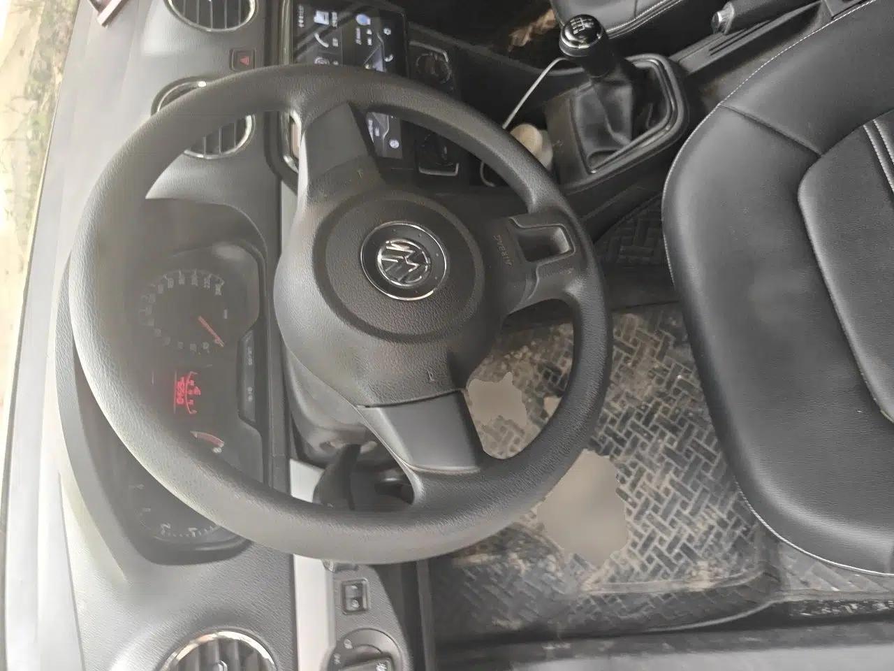 Volkswagen Jetta 2015 1.4L Manual Comfort Model — миниатюра 10