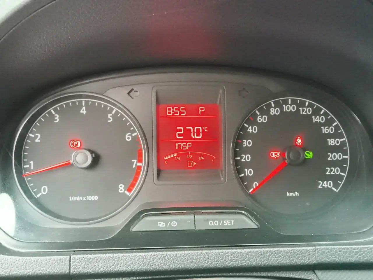 Volkswagen Jetta 2015 Value Edition 1.6L Automatic Fashion Version — миниатюра 11