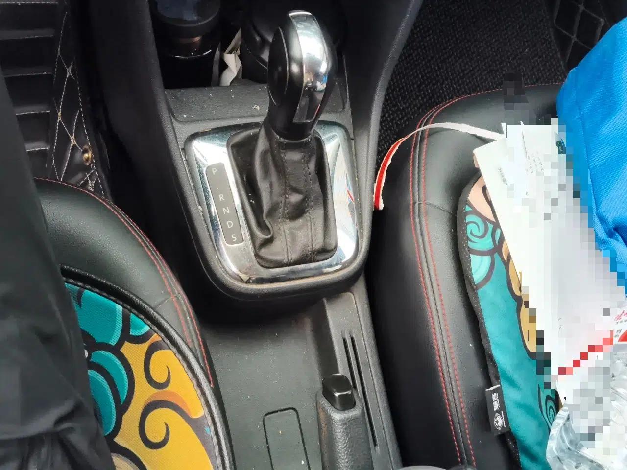 Volkswagen Jetta 2015 Value Edition 1.6L Automatic Fashion Version — миниатюра 14