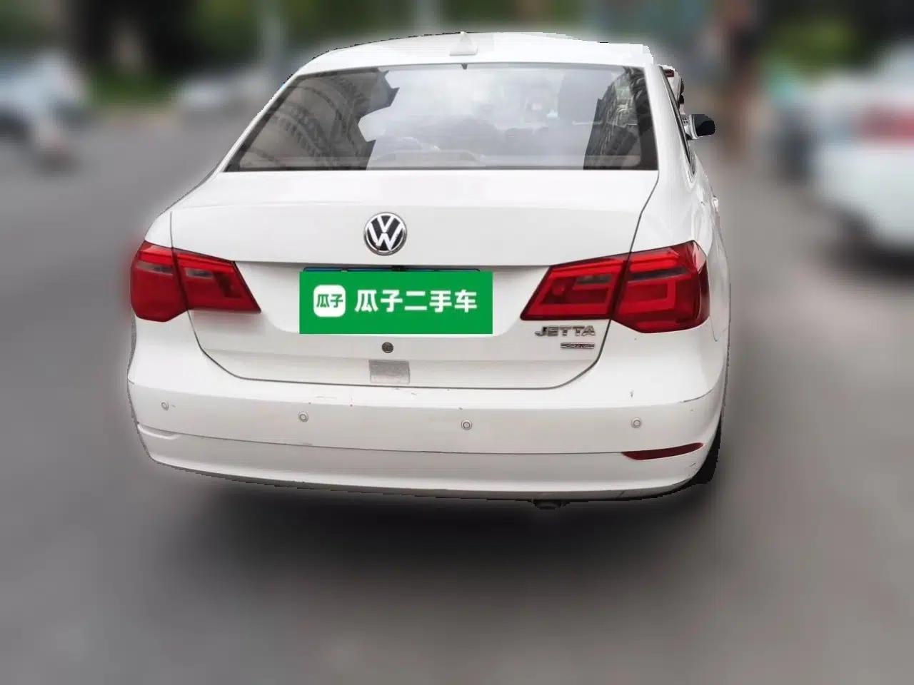 Volkswagen Jetta 2015 Value Edition 1.6L Automatic Fashion Version — миниатюра 5