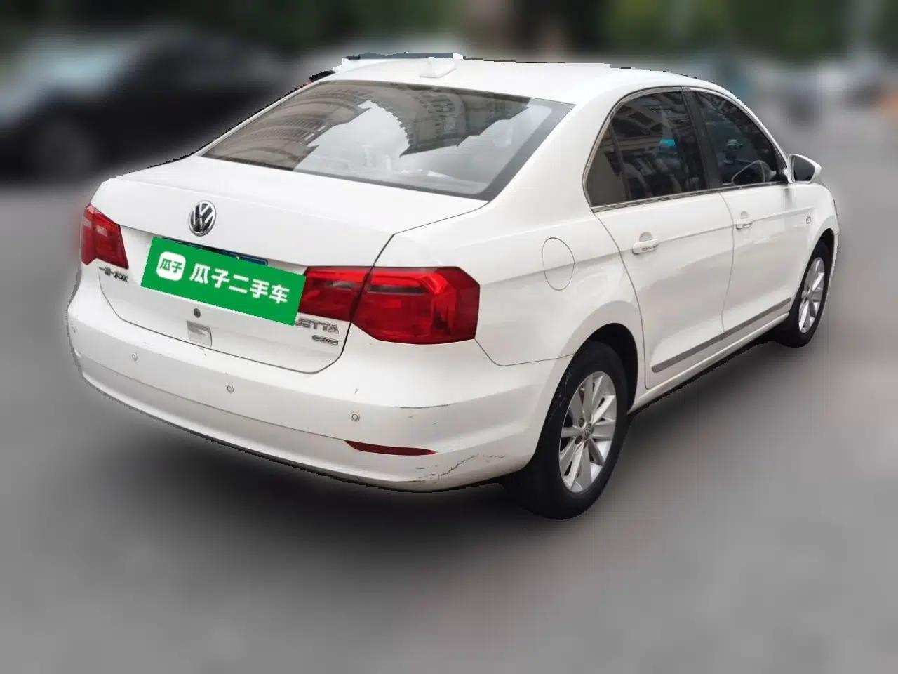 Volkswagen Jetta 2015 Value Edition 1.6L Automatic Fashion Version — миниатюра 6