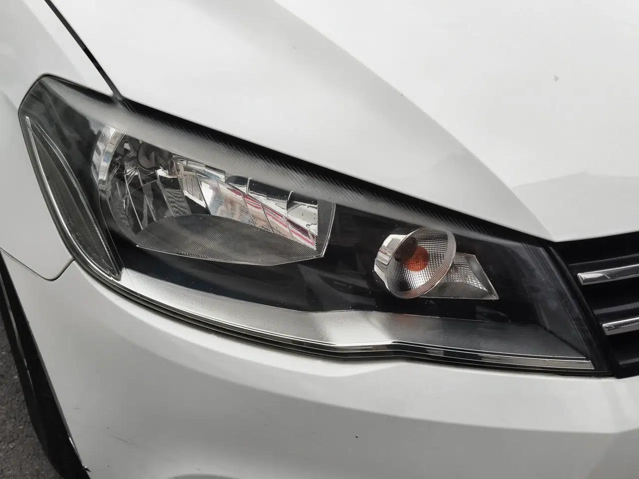 Volkswagen Jetta 2015 Value Edition 1.6L Automatic Fashion Version — миниатюра 7