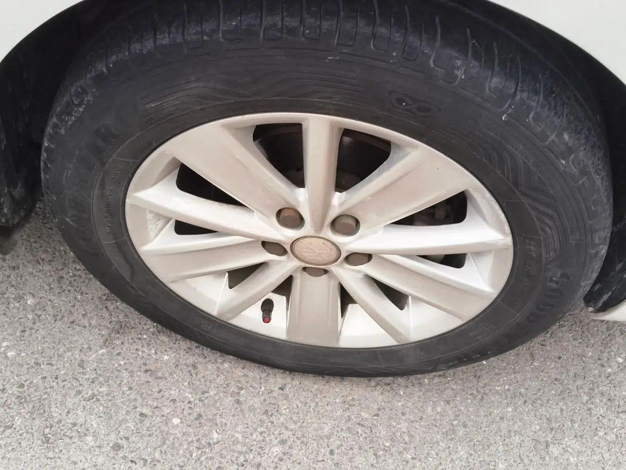 Volkswagen Jetta 2015 Value Edition 1.6L Automatic Fashion Version — миниатюра 8