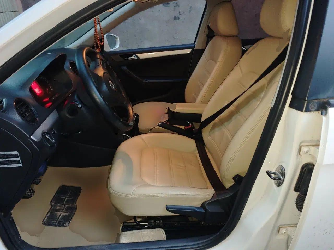 Volkswagen Jetta 2013 1.6L Manual Comfort Model — миниатюра 15