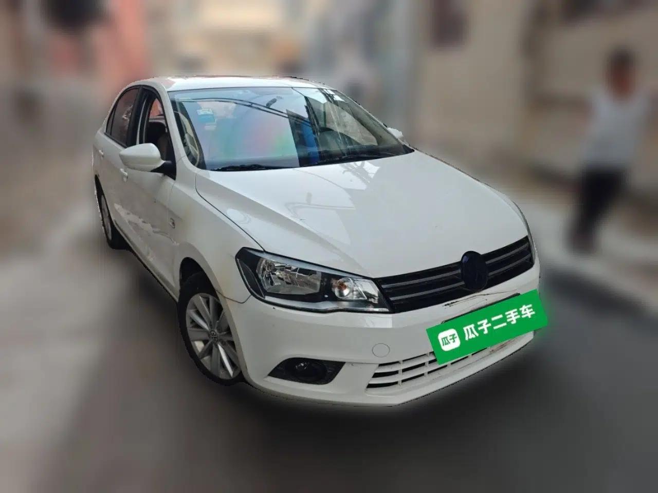 Volkswagen Jetta 2013 1.6L Manual Comfort Model — миниатюра 3