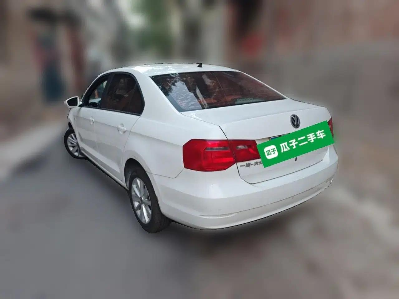 Volkswagen Jetta 2013 1.6L Manual Comfort Model — миниатюра 4