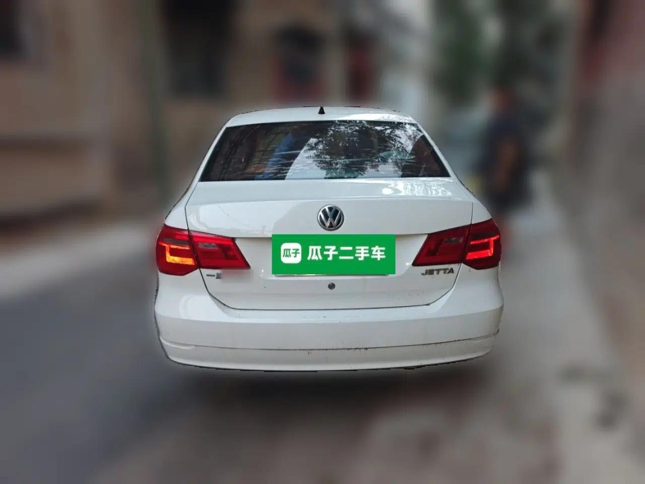 Volkswagen Jetta 2013 1.6L Manual Comfort Model — миниатюра 5