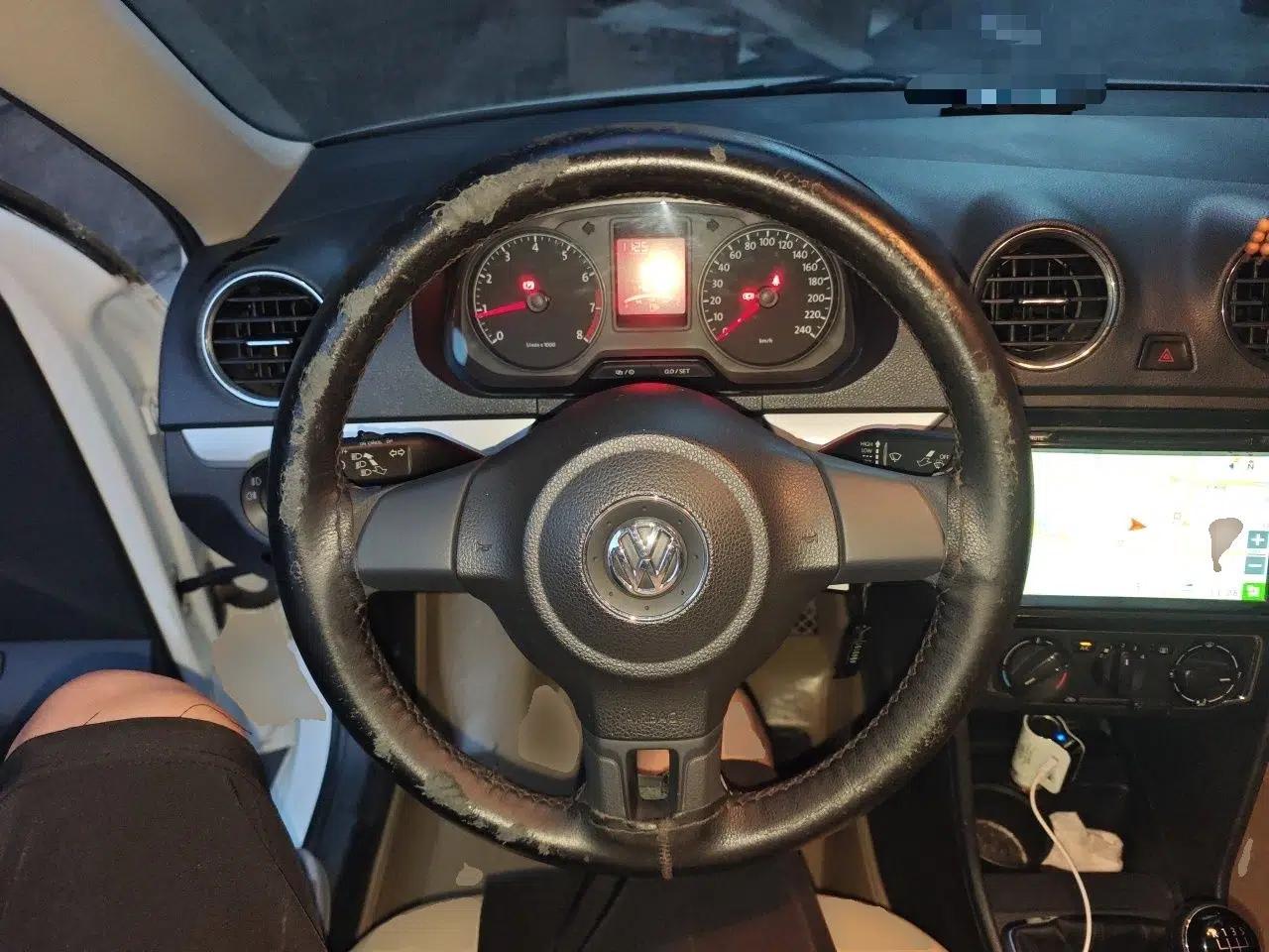 Volkswagen Jetta 2013 1.6L Manual Comfort Model — миниатюра 10