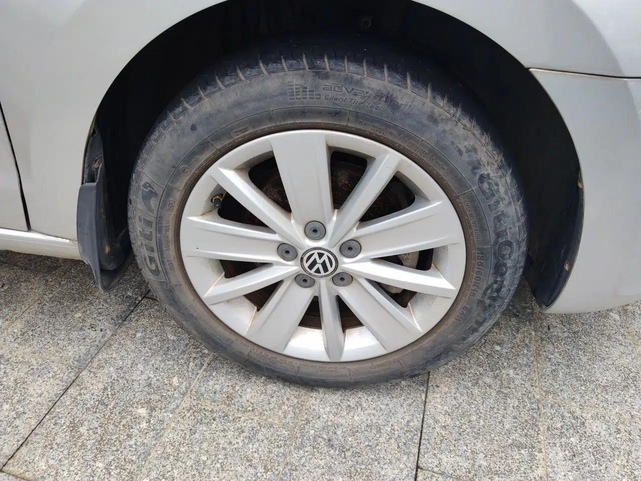 Volkswagen Jetta 2015 1.6L Manual Comfort Model — миниатюра 5