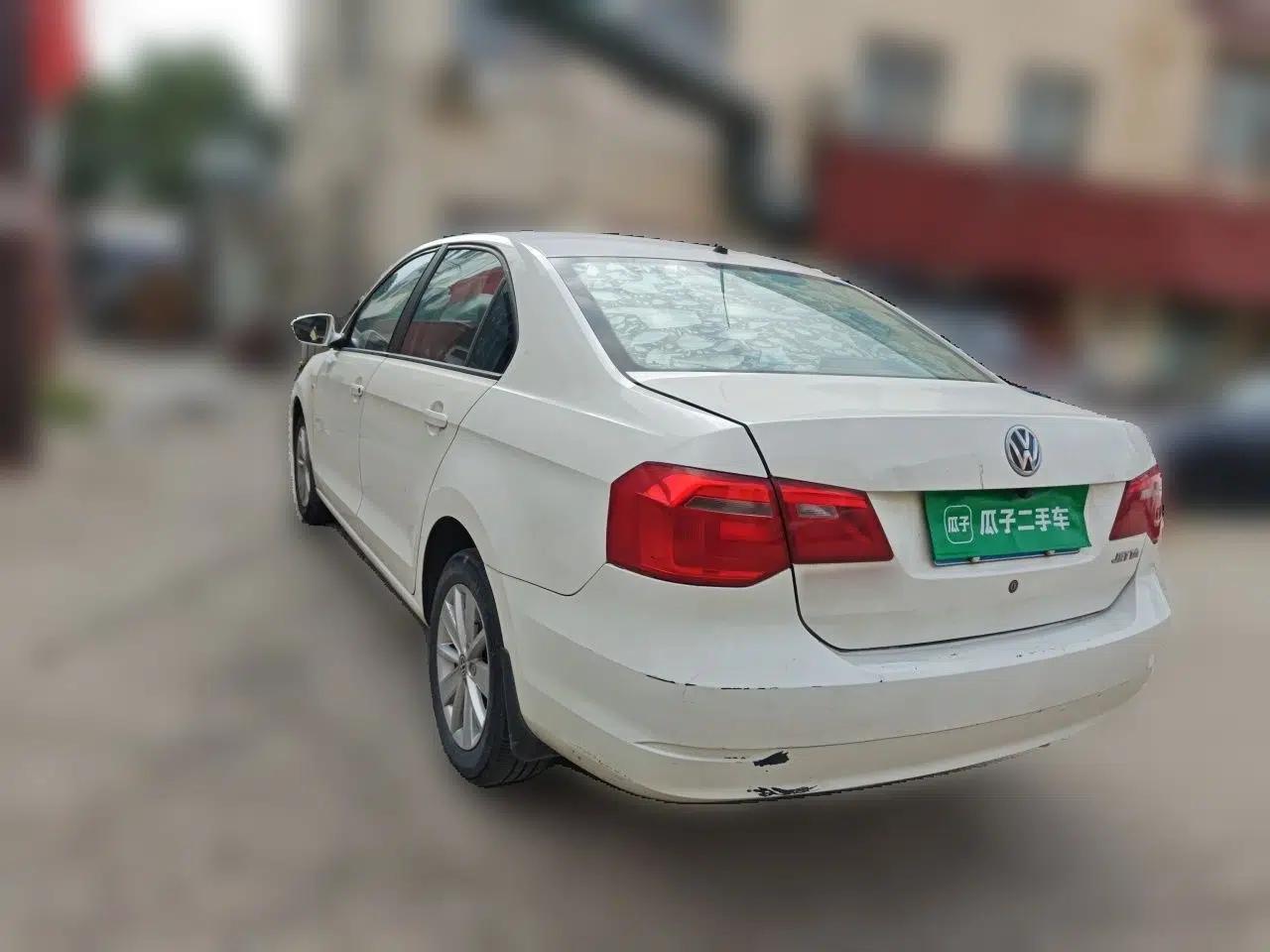 Volkswagen Jetta 2013 1.6L Manual Comfort Model — миниатюра 4