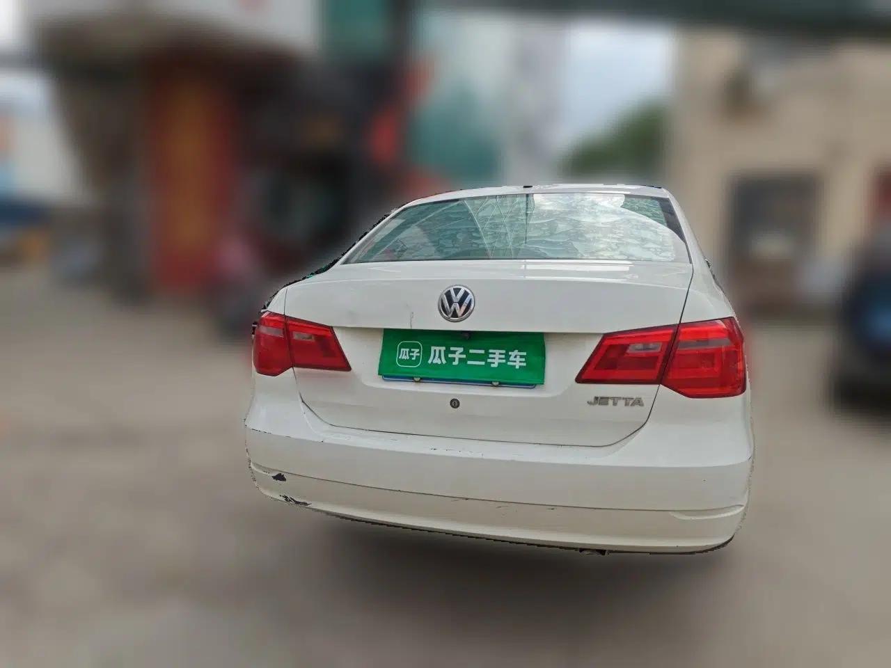 Volkswagen Jetta 2013 1.6L Manual Comfort Model — миниатюра 5