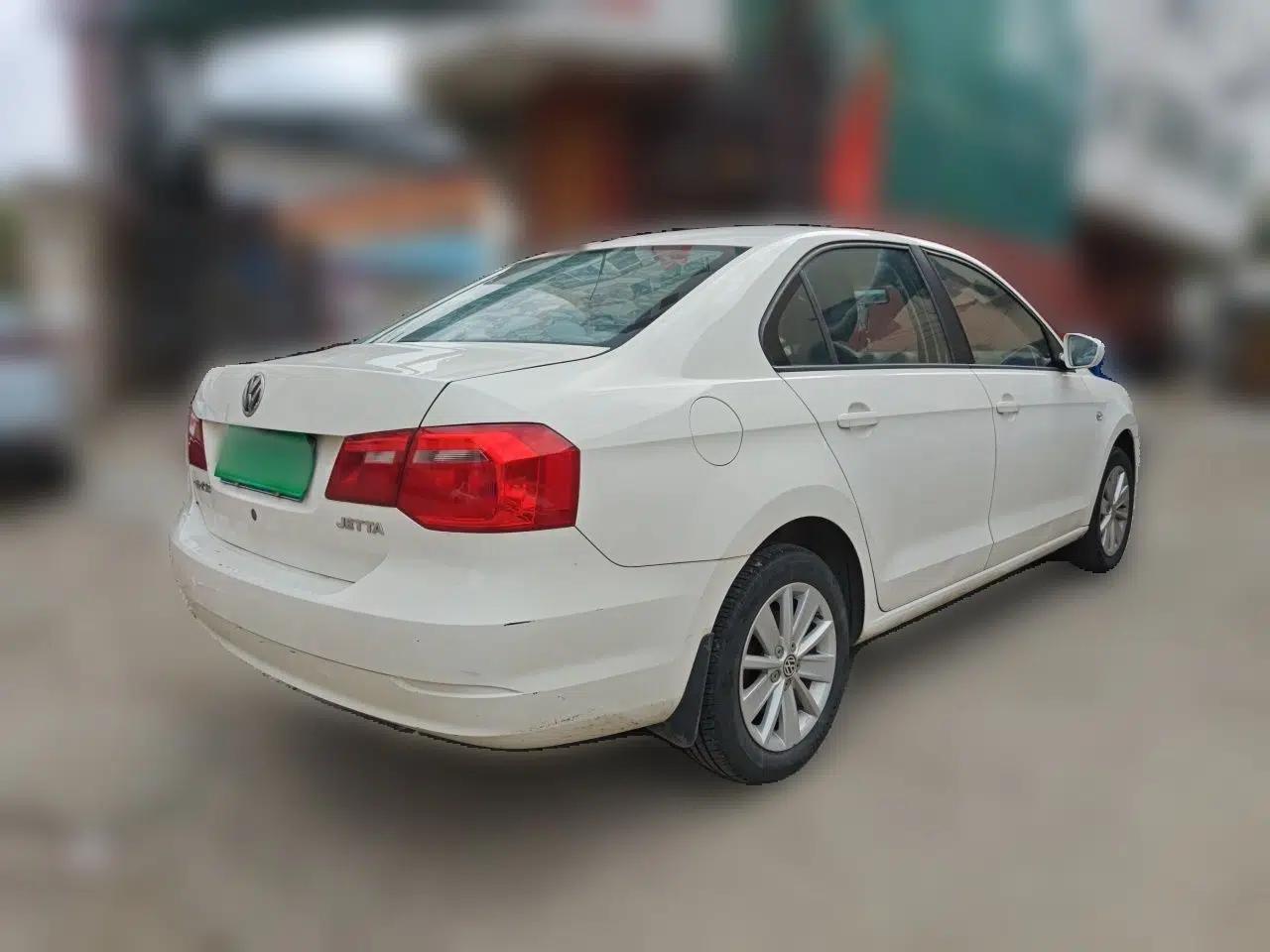 Volkswagen Jetta 2013 1.6L Manual Comfort Model — миниатюра 6