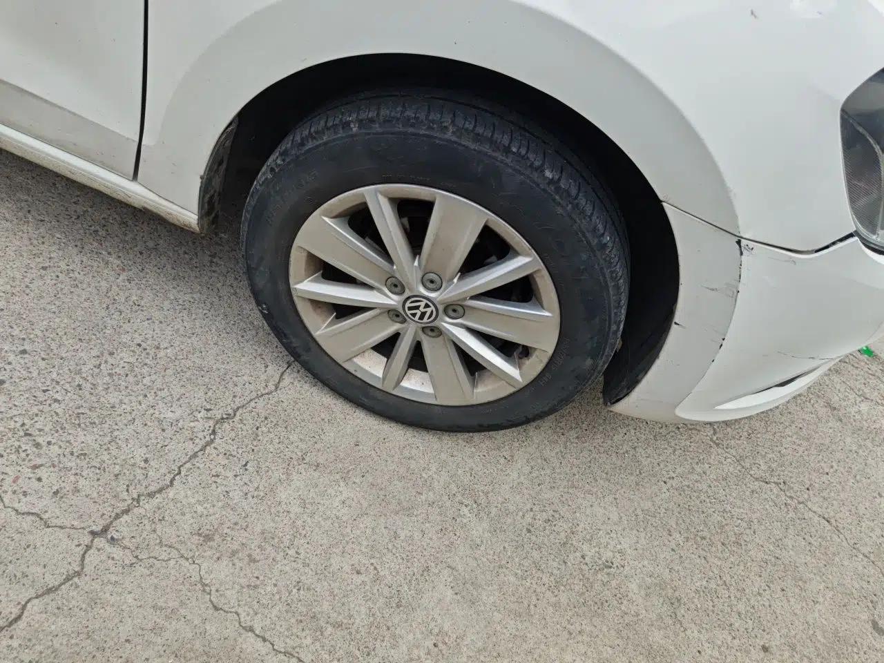 Volkswagen Jetta 2013 1.6L Manual Comfort Model — миниатюра 8