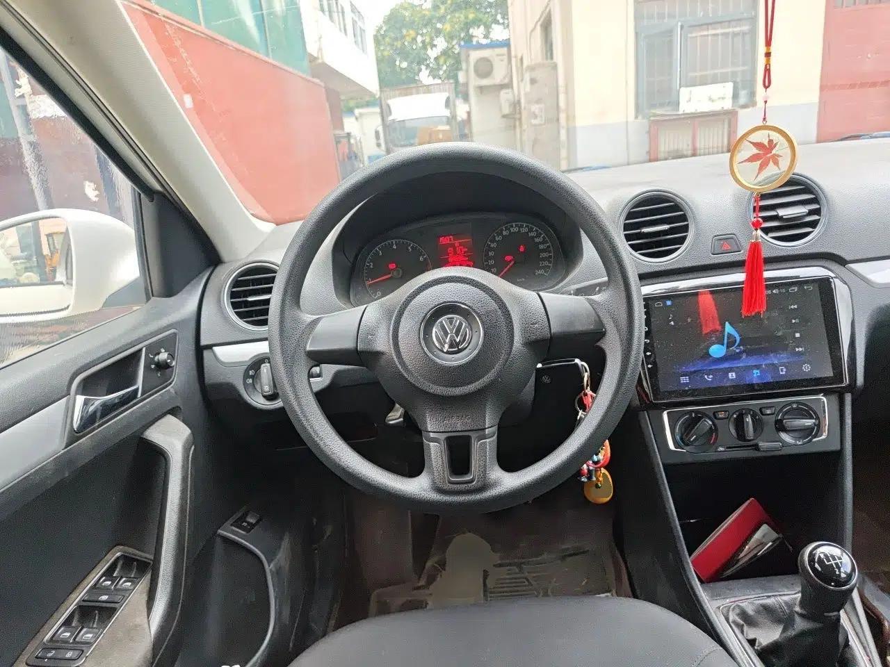Volkswagen Jetta 2013 1.6L Manual Comfort Model — миниатюра 10