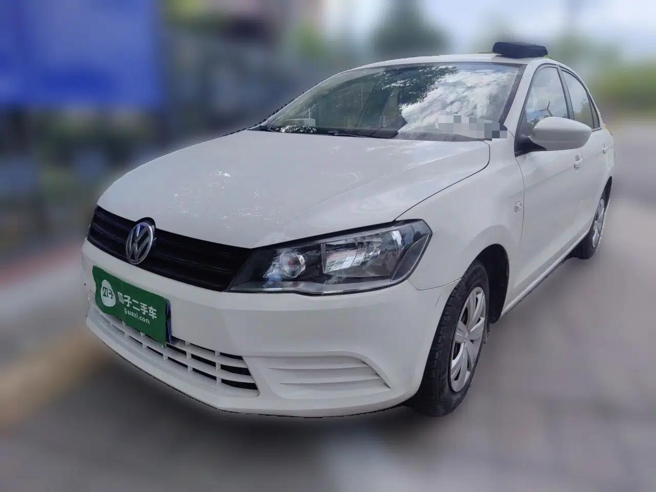 Volkswagen Jetta 2015 Value Edition 1.6L Manual Fashionable Style — миниатюра 1