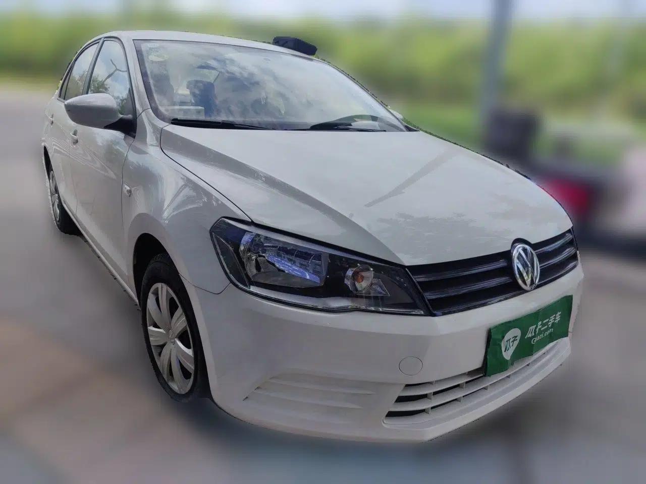 Volkswagen Jetta 2015 Value Edition 1.6L Manual Fashionable Style — миниатюра 3