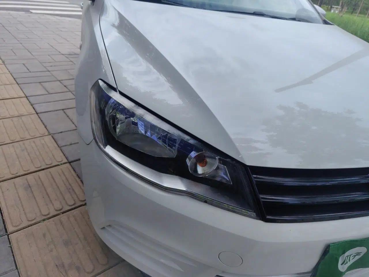 Volkswagen Jetta 2015 Value Edition 1.6L Manual Fashionable Style — миниатюра 7