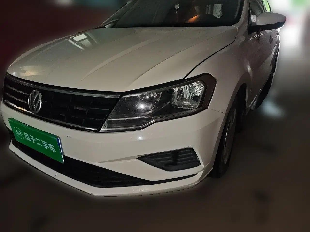 Volkswagen Jetta 2017 1.4L Manual Fashion Edition — миниатюра 1