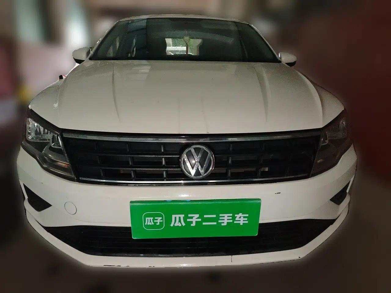 Volkswagen Jetta 2017 1.4L Manual Fashion Edition — миниатюра 2