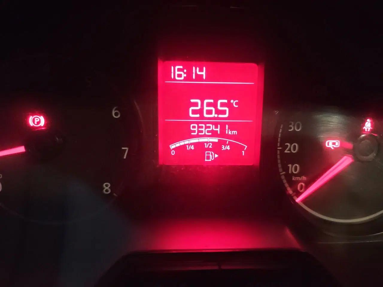 Volkswagen Jetta 2017 1.4L Manual Fashion Edition — миниатюра 12