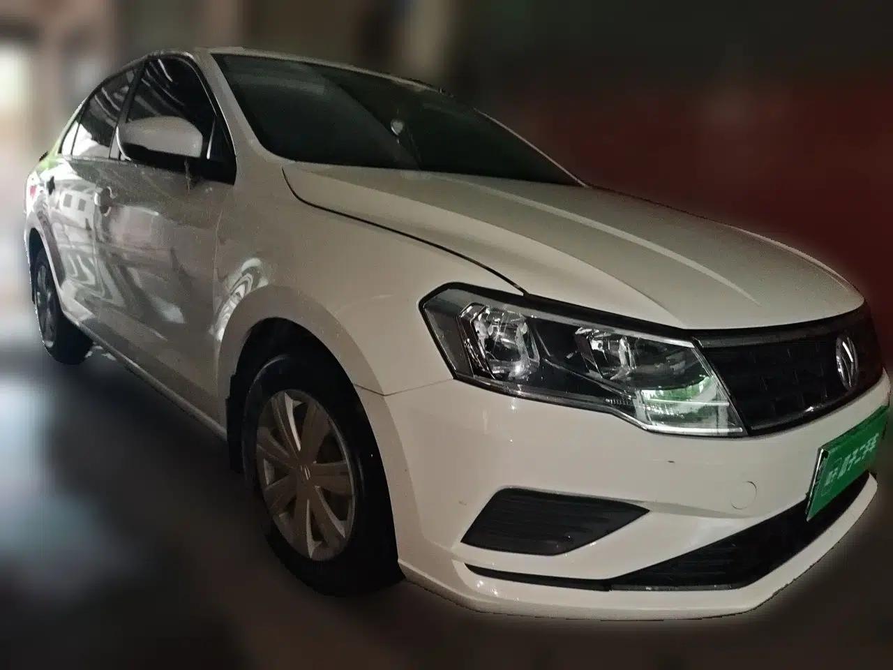 Volkswagen Jetta 2017 1.4L Manual Fashion Edition — миниатюра 3