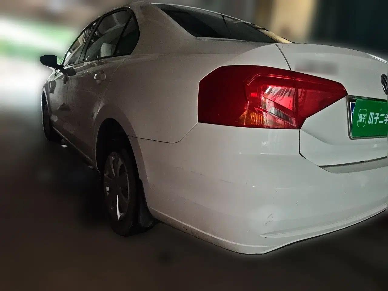 Volkswagen Jetta 2017 1.4L Manual Fashion Edition — миниатюра 4