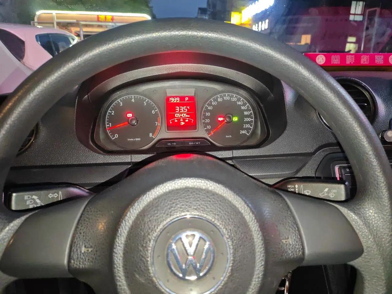 Volkswagen Jetta 2013 1.6L Automatic Fashion Model — миниатюра 11