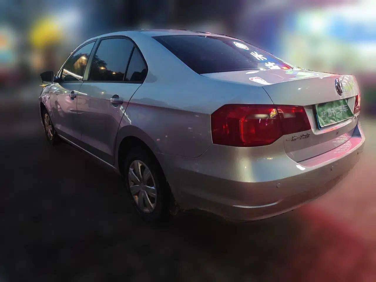 Volkswagen Jetta 2013 1.6L Automatic Fashion Model — миниатюра 4