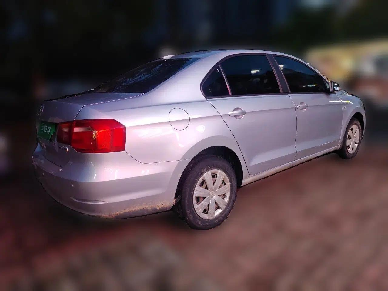 Volkswagen Jetta 2013 1.6L Automatic Fashion Model — миниатюра 6