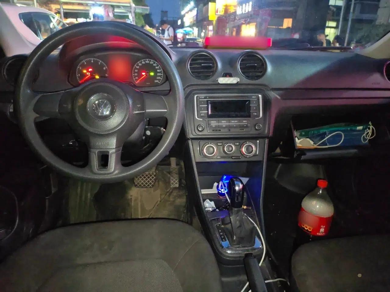 Volkswagen Jetta 2013 1.6L Automatic Fashion Model — миниатюра 9