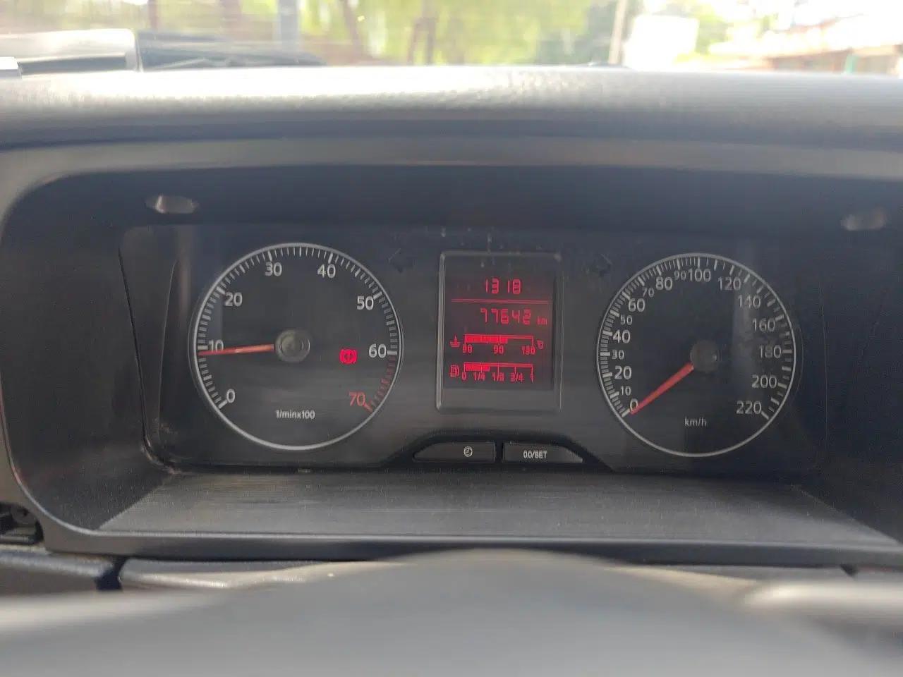 Volkswagen Jetta 2010 1.6L Partner — миниатюра 12