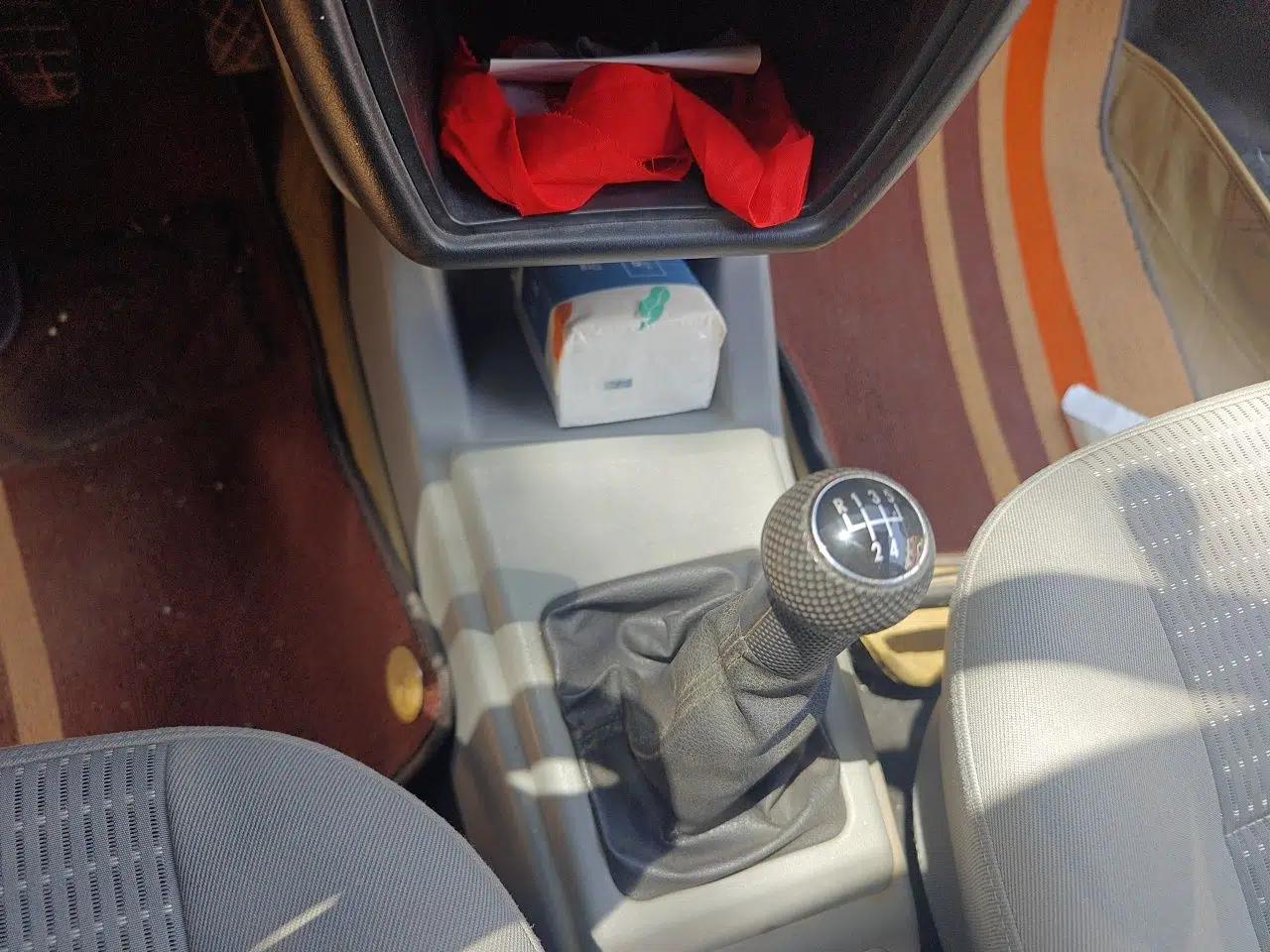 Volkswagen Jetta 2010 1.6L Partner — миниатюра 14