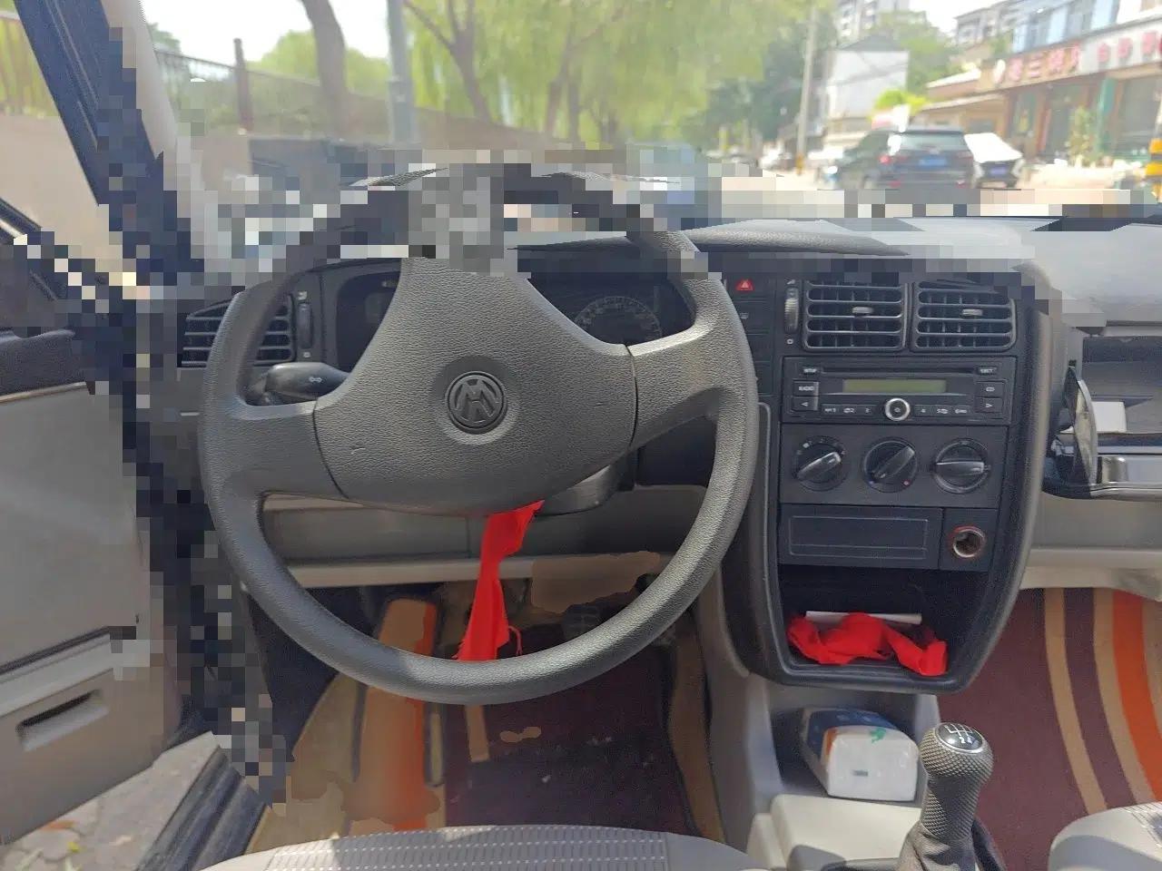 Volkswagen Jetta 2010 1.6L Partner — миниатюра 10