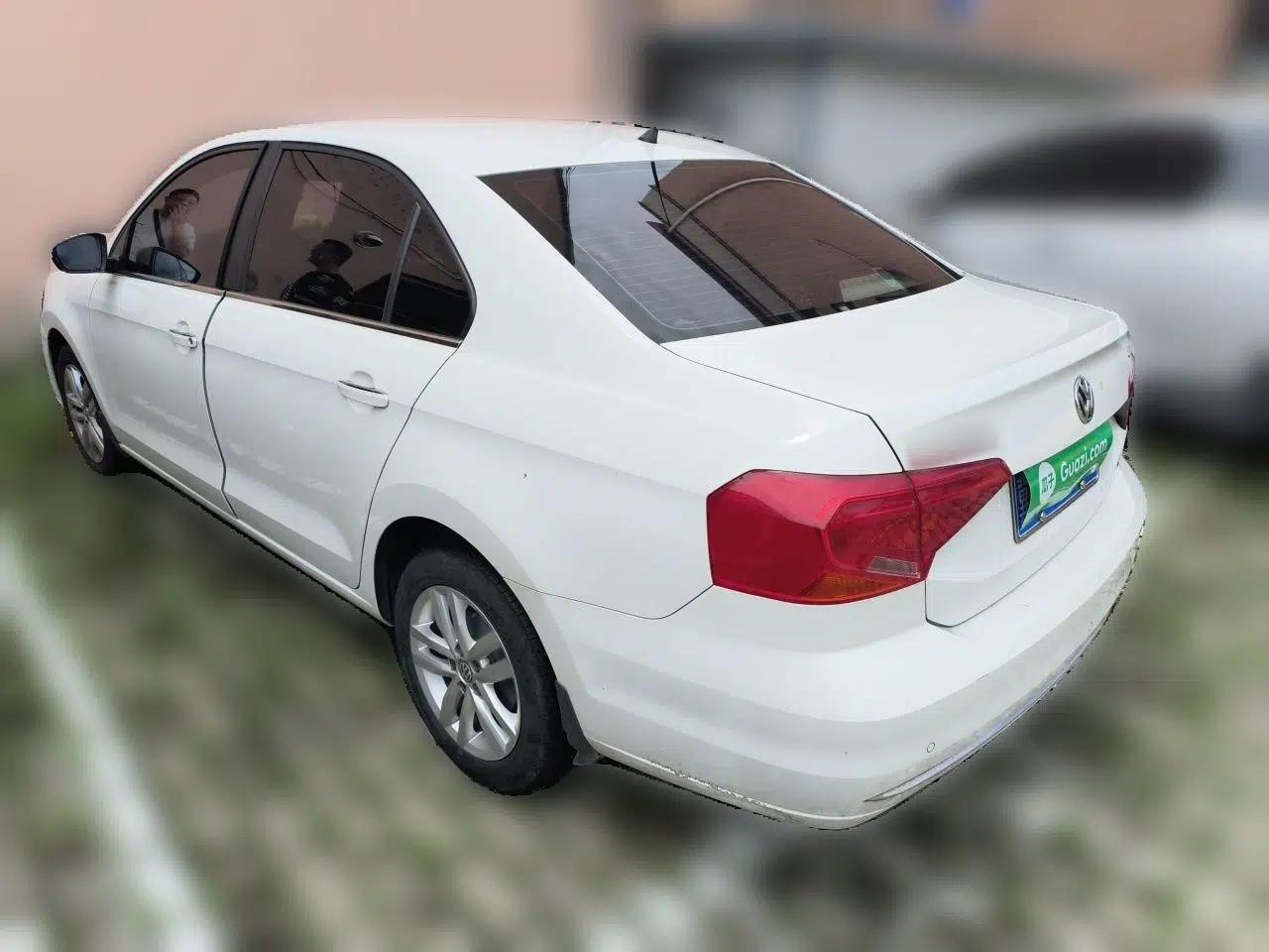 Volkswagen Jetta 2017 1.5L Automatic Comfort Model — миниатюра 4