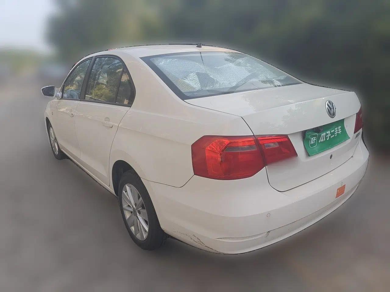 Volkswagen Jetta 2015 1.6L Automatic Comfort Model — миниатюра 4