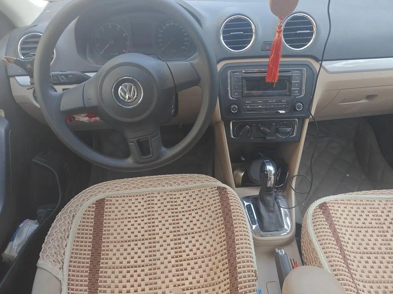 Volkswagen Jetta 2015 1.6L Automatic Comfort Model — миниатюра 9